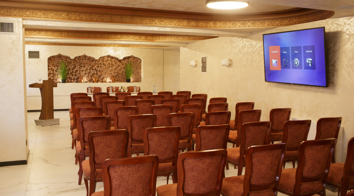 Prvi međunarodni simpozijum pod nazivom “ Izazovi savremene stomatološke prakse “ održan u prostorijama Hotela Vrbak ND u organizaciji udruženja zdravstvenih radnika “Kosovka Devojka “